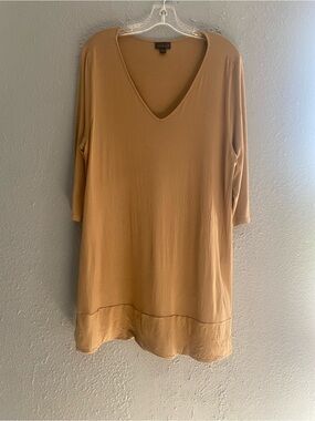 J. Jill Wearever tunic top featuring 3/4 sleeves and a V-neckline